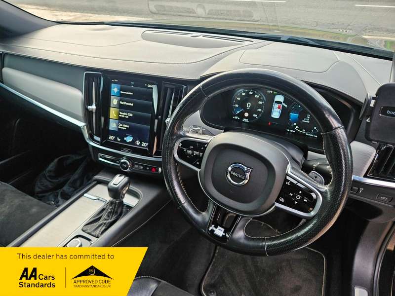 2017 VOLVO S90 2017 VOLVO S90