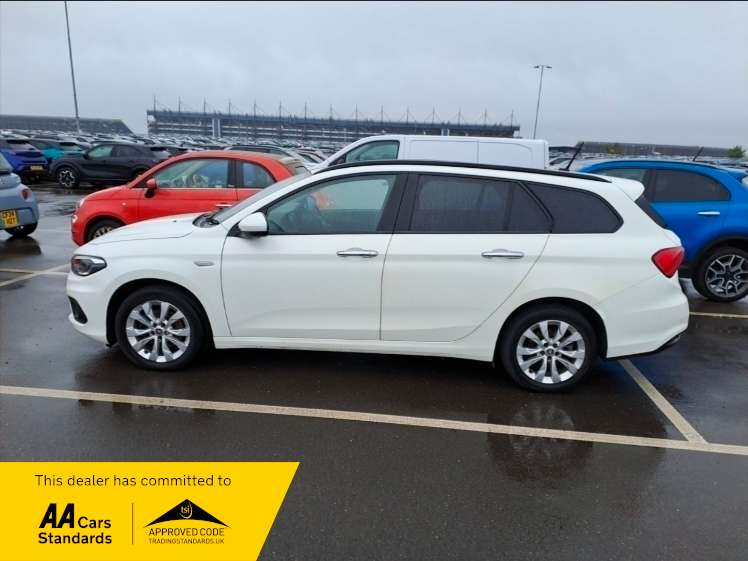 A 2018 FIAT TIPO 1.4 T-JET EASY PLUS A 2018 FIAT TIPO 1.4 T-JET EASY PLUS