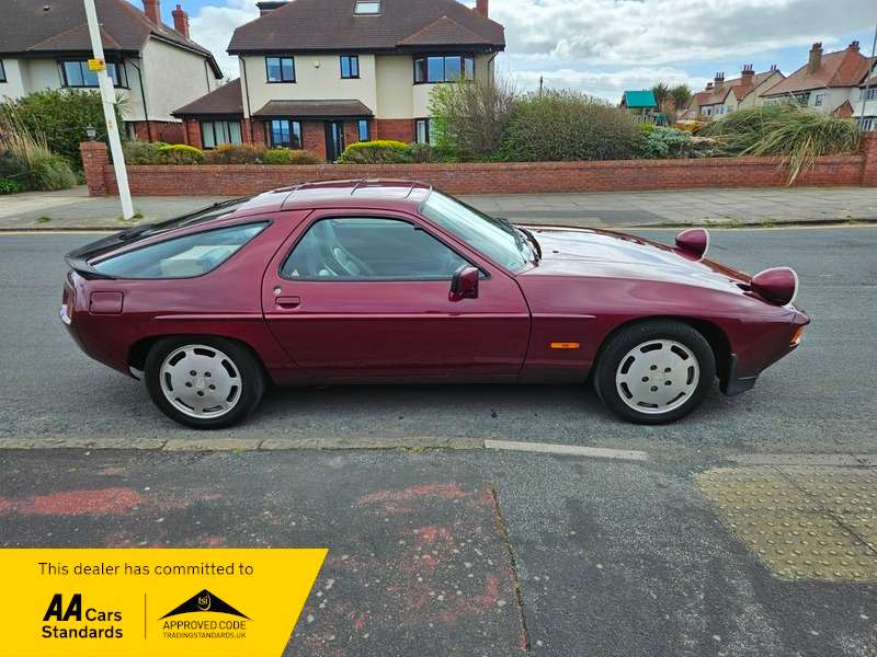 A 1986 PORSCHE 928 S2 4.7 86.5 A 1986 PORSCHE 928 S2 4.7 86.5