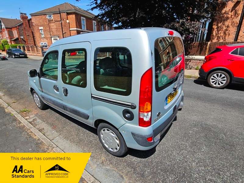A 2006 RENAULT KANGOO EXPRESSION 16V WHEELCHAIR ACCESS VEHICLE A 2006 RENAULT KANGOO EXPRESSION 16V WHEELCHAIR ACCESS VEHICLE