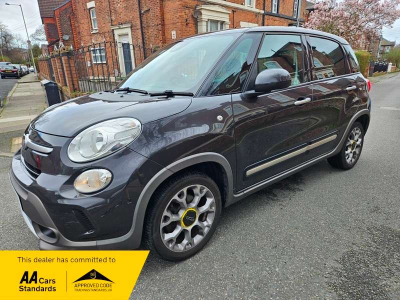 A 2016 FIAT 500L 1.3 MULTIJET TREKKING DUALOGIC A 2016 FIAT 500L 1.3 MULTIJET TREKKING DUALOGIC