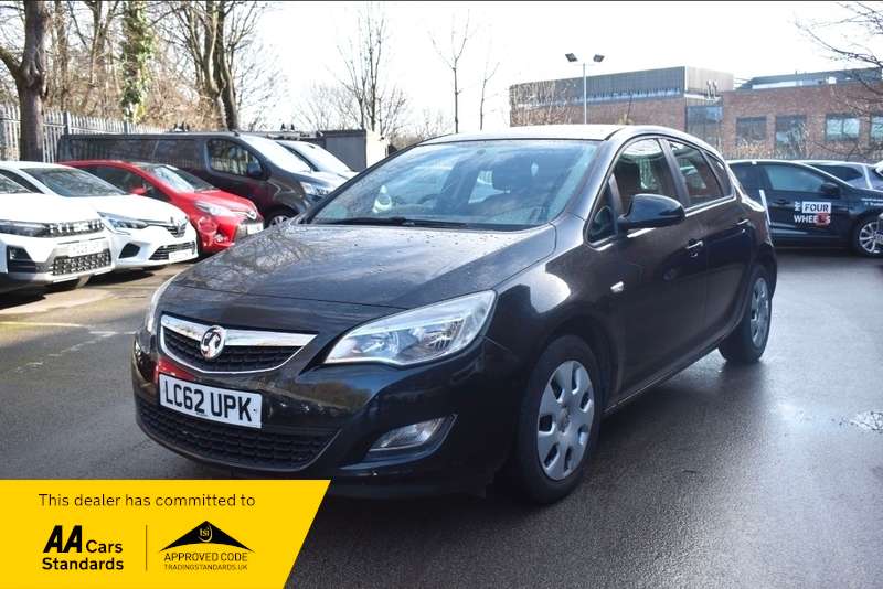 A 2012 VAUXHALL ASTRA 1.6i EXCLUSIV A 2012 VAUXHALL ASTRA 1.6i EXCLUSIV
