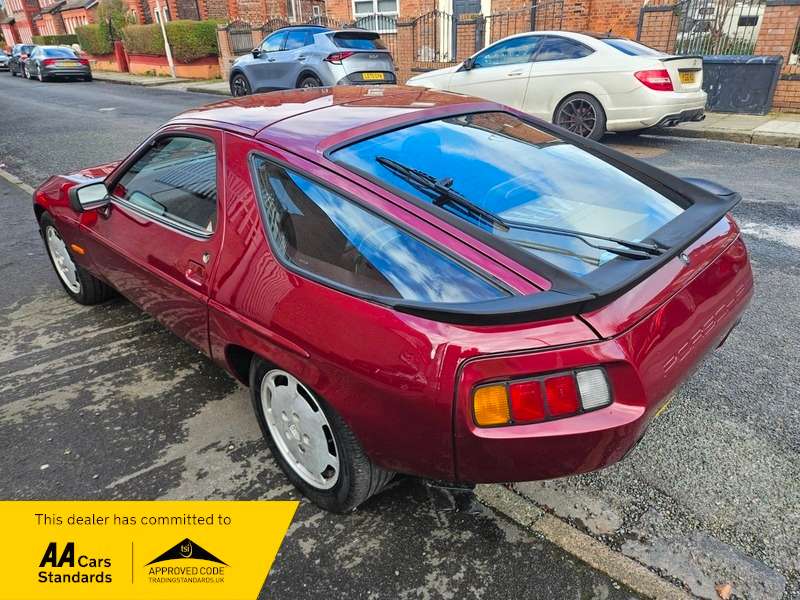 A 1986 PORSCHE 928 S2 4.7 86.5 A 1986 PORSCHE 928 S2 4.7 86.5