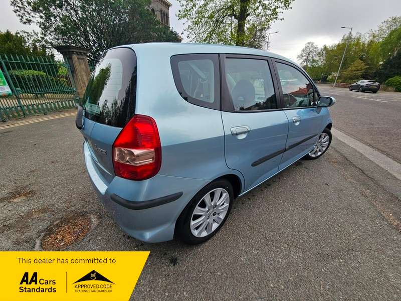 A 2008 HONDA JAZZ DSI SE A 2008 HONDA JAZZ DSI SE