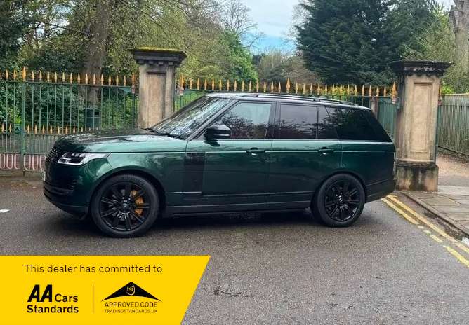 A 2017 LAND ROVER RANGE ROVER V8 AUTOBIOGRAPHY A 2017 LAND ROVER RANGE ROVER V8 AUTOBIOGRAPHY