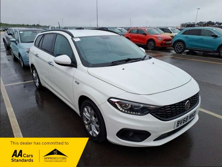 A 2018 FIAT TIPO 1.4 T-JET EASY PLUS A 2018 FIAT TIPO 1.4 T-JET EASY PLUS