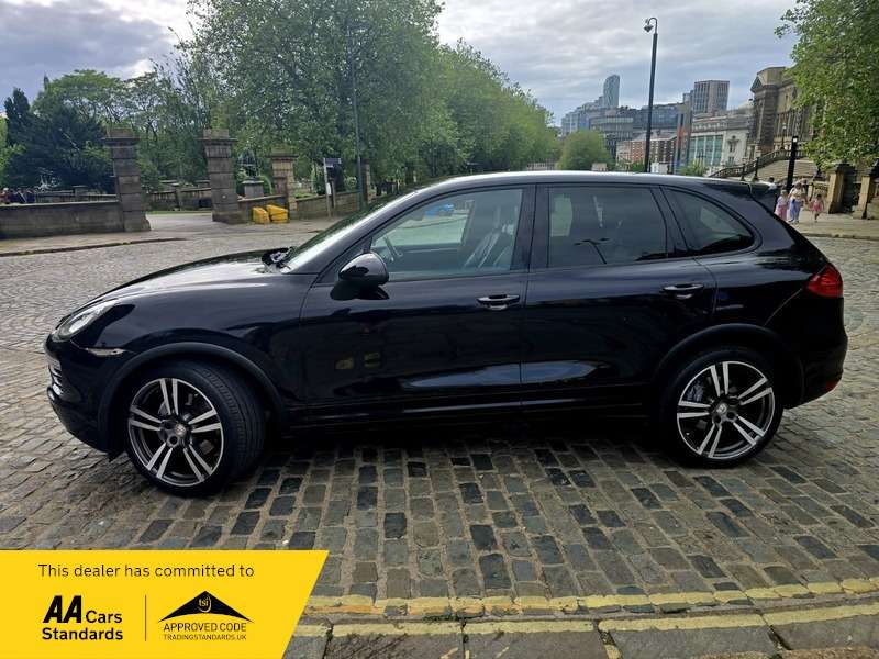 A 2013 PORSCHE CAYENNE D V6 TIPTRONIC BLACK EDITION A 2013 PORSCHE CAYENNE D V6 TIPTRONIC BLACK EDITION