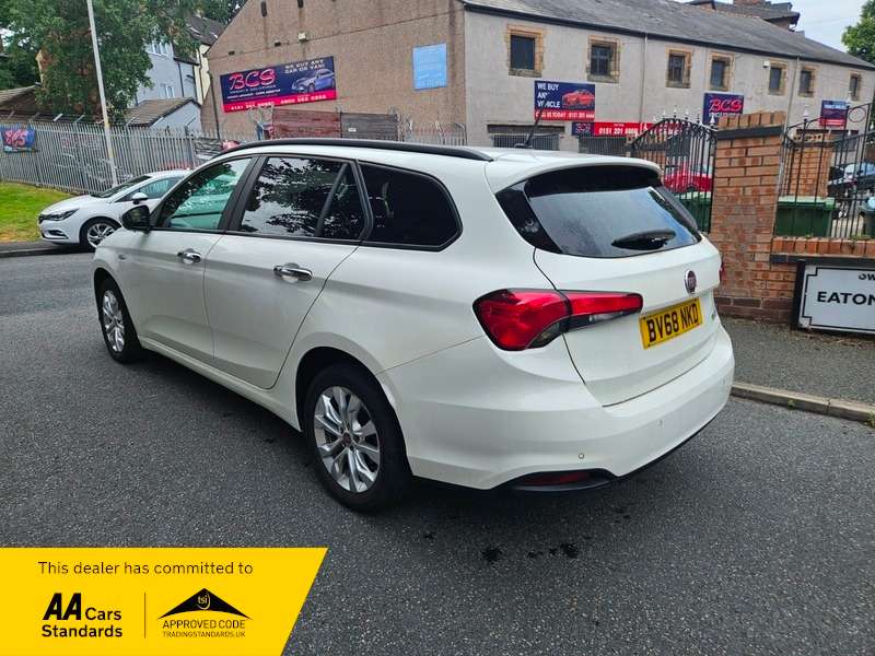 A 2018 FIAT TIPO 1.4 T-JET EASY PLUS A 2018 FIAT TIPO 1.4 T-JET EASY PLUS