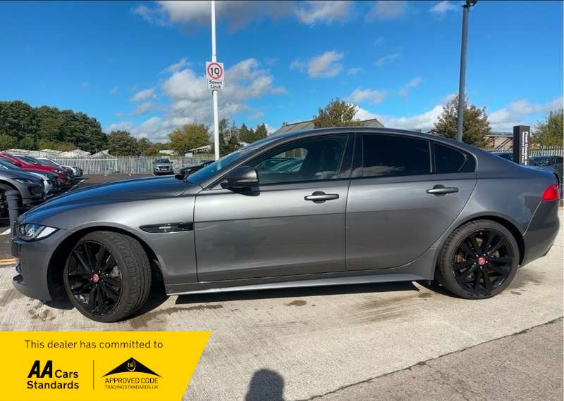 A 2018 JAGUAR XE R-SPORT 250 AUTOMATIC A 2018 JAGUAR XE R-SPORT 250 AUTOMATIC