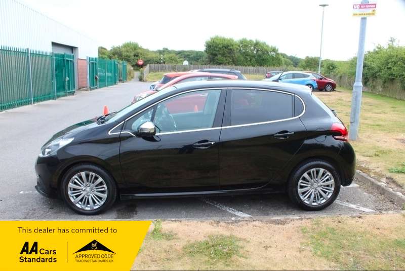 A 2016 PEUGEOT 208 1.6 BLUE HDI ALLURE A 2016 PEUGEOT 208 1.6 BLUE HDI ALLURE