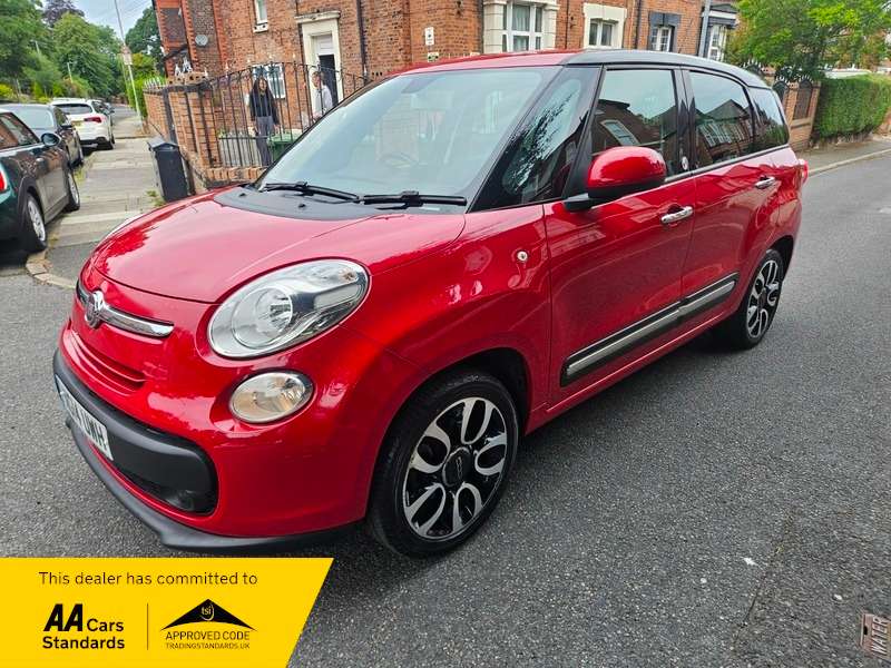 A 2014 FIAT 500L 0.9 TWINAIR POP STAR MPW 7 SEATER A 2014 FIAT 500L 0.9 TWINAIR POP STAR MPW 7 SEATER