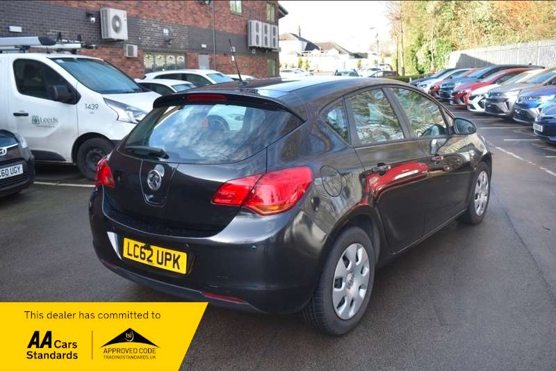 A 2012 VAUXHALL ASTRA 1.6i EXCLUSIV A 2012 VAUXHALL ASTRA 1.6i EXCLUSIV