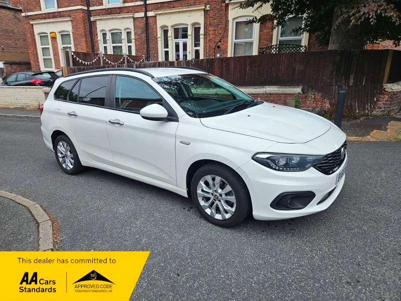 A 2018 FIAT TIPO 1.4 T-JET EASY PLUS A 2018 FIAT TIPO 1.4 T-JET EASY PLUS