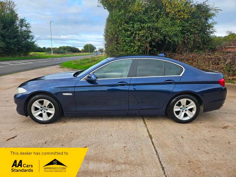 A 2012 BMW 5 SERIES 520d EFFICIENTDYNAMICS A 2012 BMW 5 SERIES 520d EFFICIENTDYNAMICS