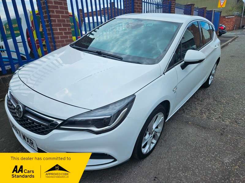 A 2017 VAUXHALL ASTRA 1.4 TURBO SRI A 2017 VAUXHALL ASTRA 1.4 TURBO SRI