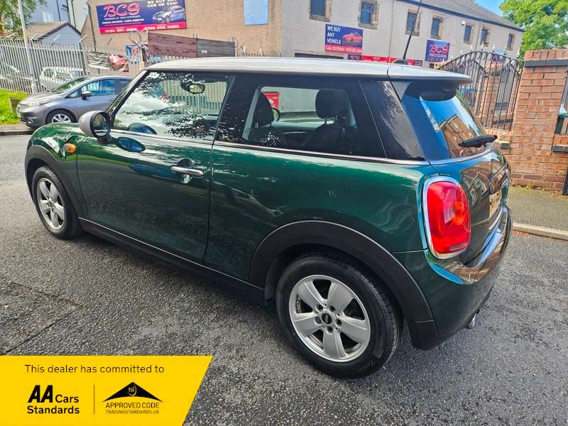 A 2017 MINI HATCH 1.5 COOPER A 2017 MINI HATCH 1.5 COOPER