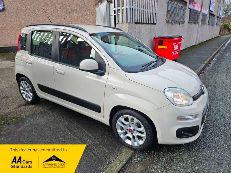 A 2012 FIAT PANDA LOUNGE A 2012 FIAT PANDA LOUNGE