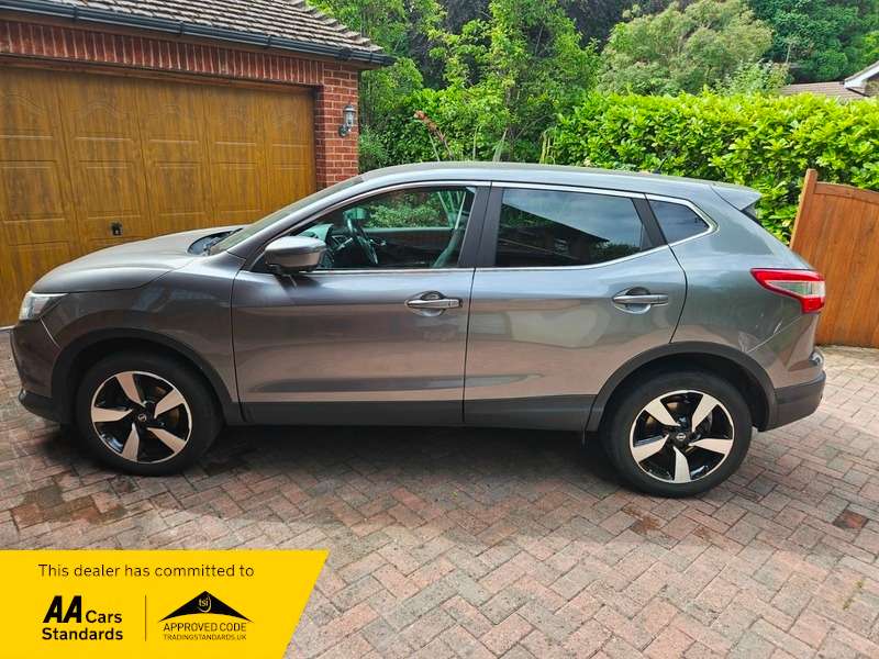 A 2015 NISSAN QASHQAI DCI N-TEC A 2015 NISSAN QASHQAI DCI N-TEC