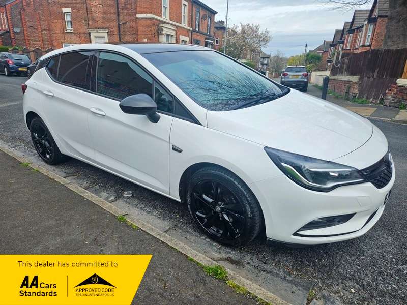 A 2016 VAUXHALL ASTRA 1.4T SRI A 2016 VAUXHALL ASTRA 1.4T SRI