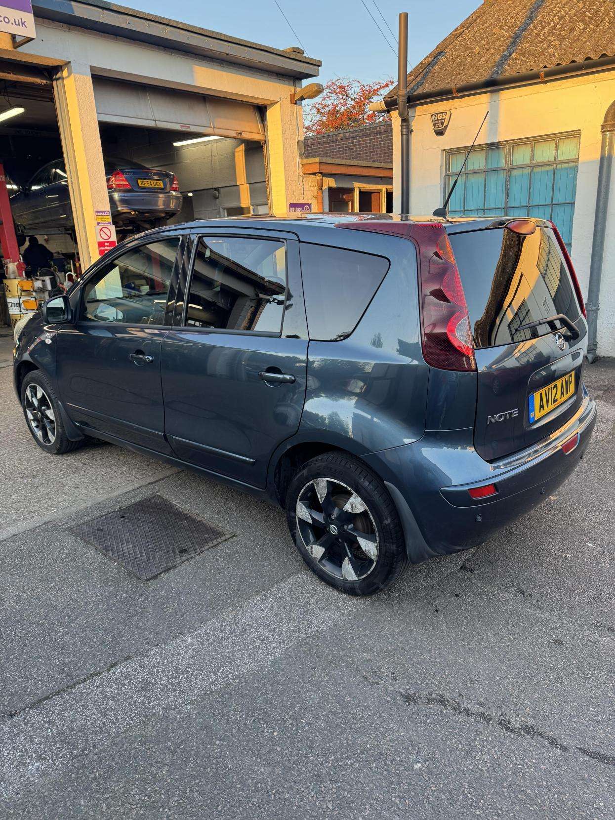 A 2012 NISSAN NOTE 1.4 16V n-tec+ Hatchback 5dr Petrol Manual Euro 5 (88 ps) A 2012 NISSAN NOTE 1.4 16V n-tec+ Hatchback 5dr Petrol Manual Euro 5 (88 ps)