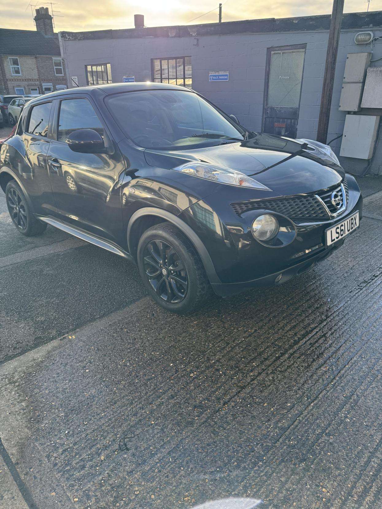 A 2011 NISSAN JUKE 1.6 Kuro SUV 5dr Petrol Manual Euro 5 (117 ps) A 2011 NISSAN JUKE 1.6 Kuro SUV 5dr Petrol Manual Euro 5 (117 ps)