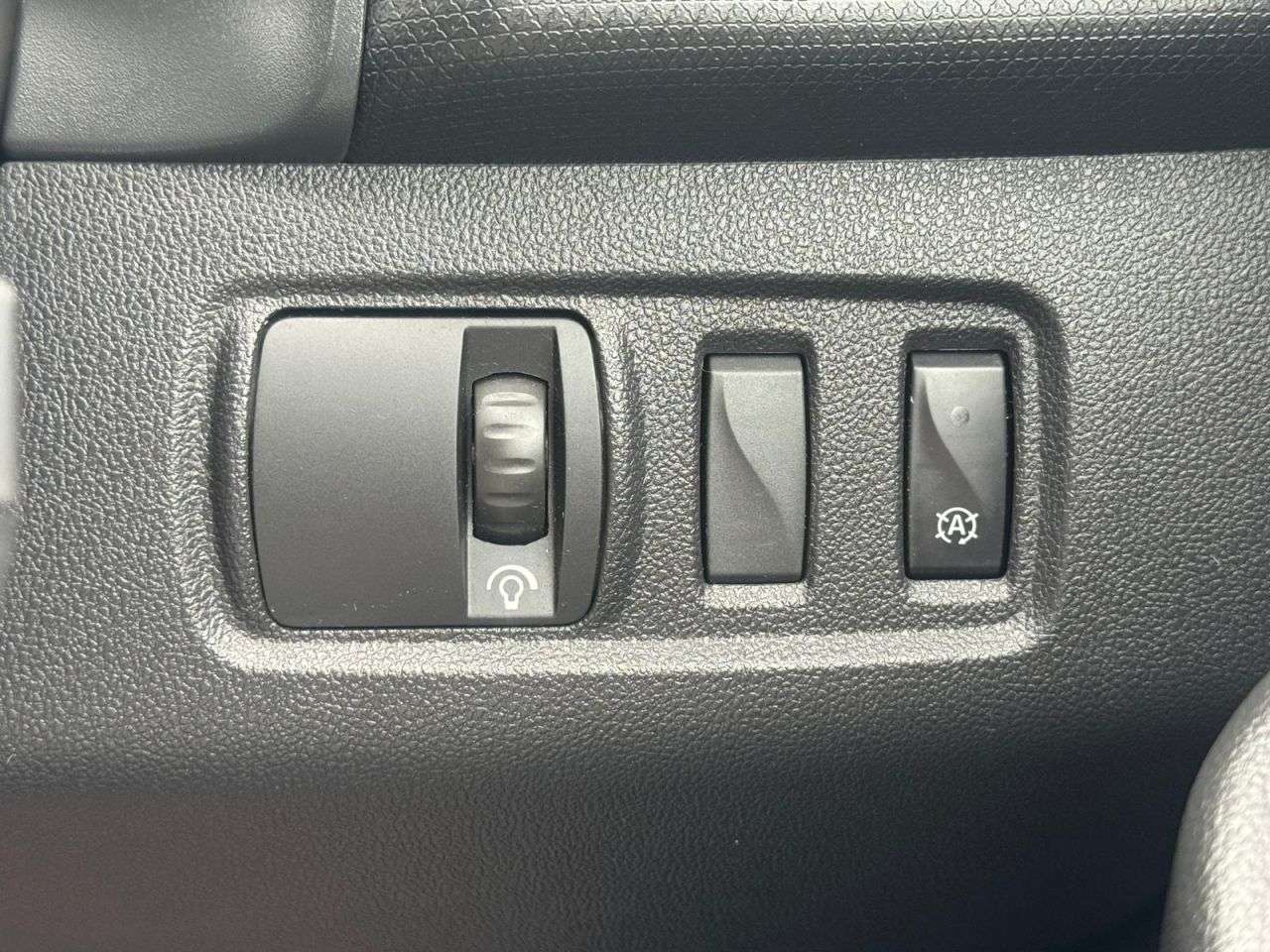 2017 RENAULT CLIO 2017 RENAULT CLIO