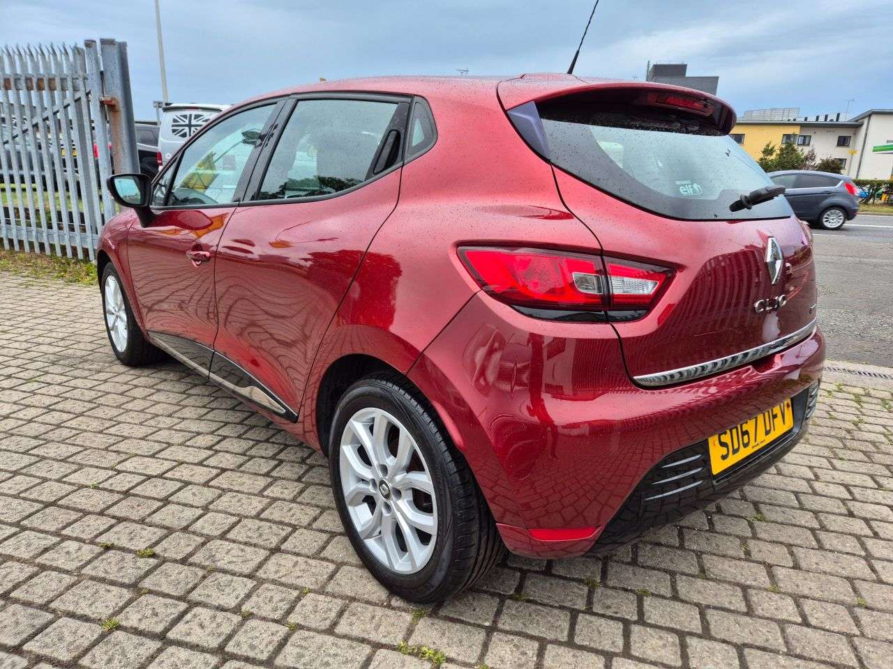 2017 RENAULT CLIO 2017 RENAULT CLIO