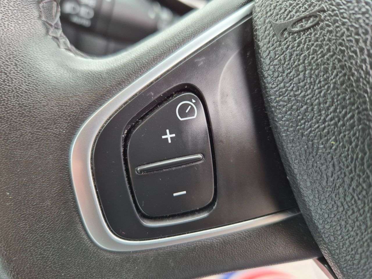 2017 RENAULT CLIO 2017 RENAULT CLIO