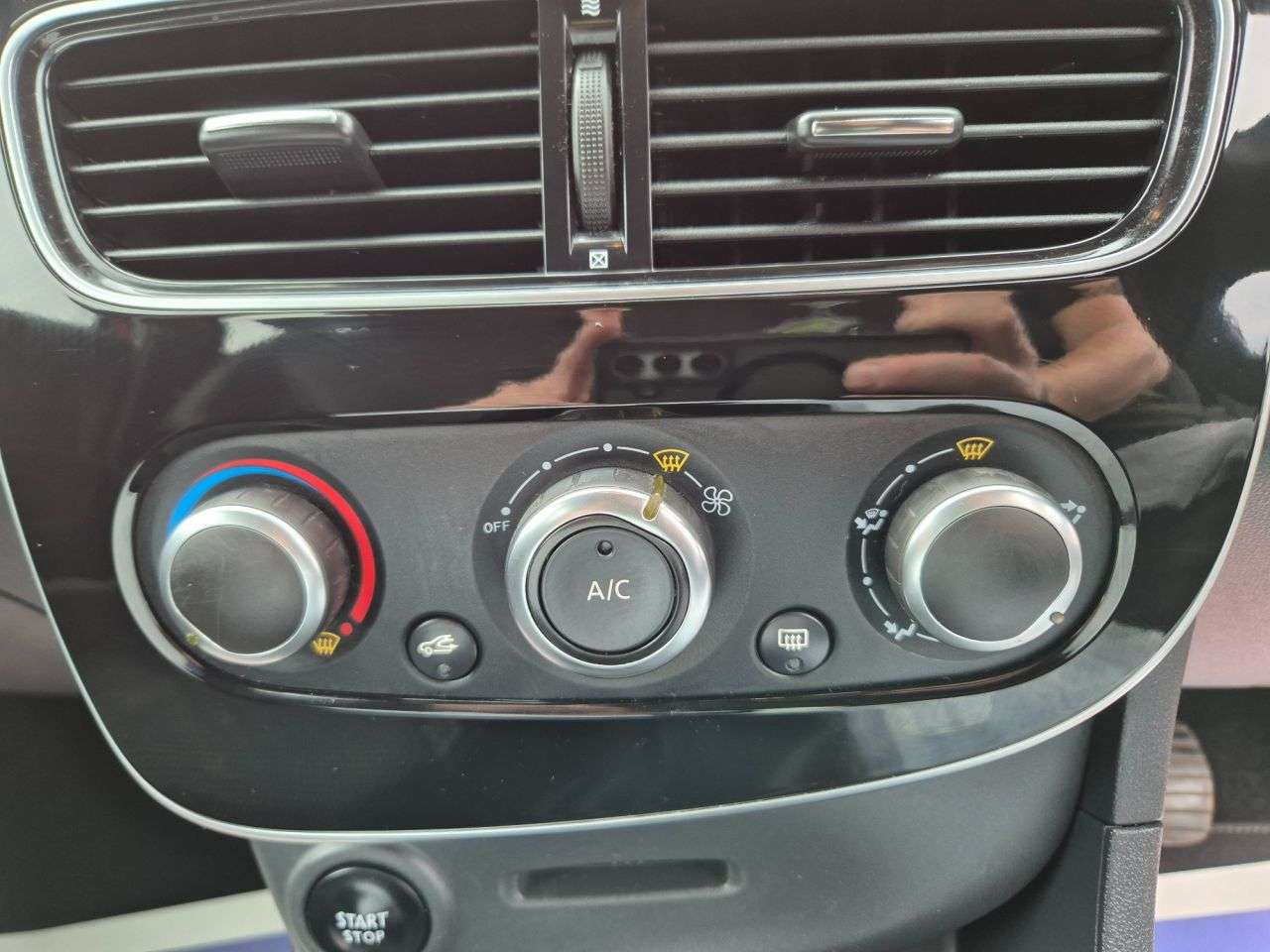 2017 RENAULT CLIO 2017 RENAULT CLIO