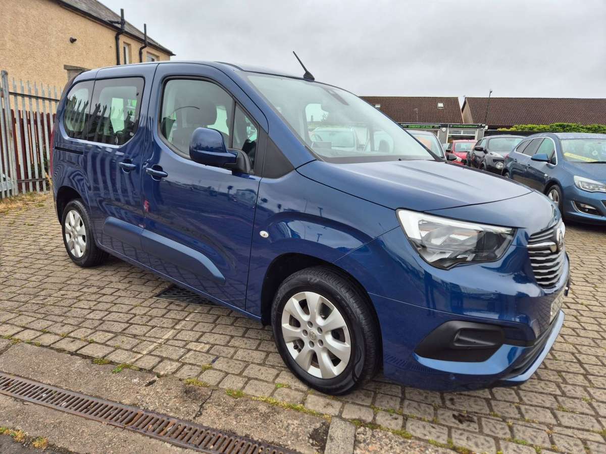 Check out this Vauxhall Combo Life 2020 Diesel Manual