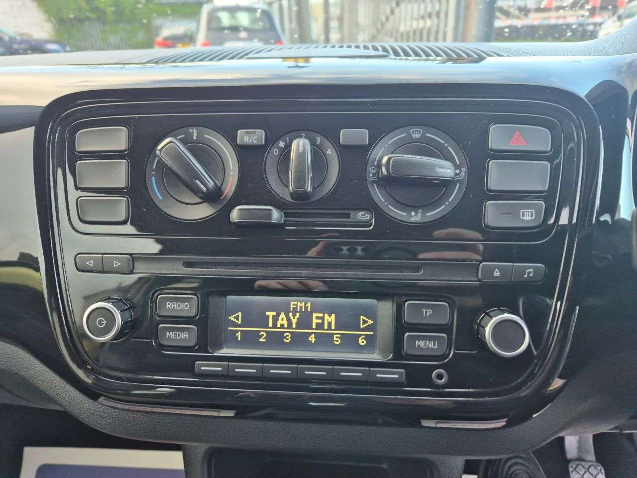 2016 VOLKSWAGEN UP! 2016 VOLKSWAGEN UP!