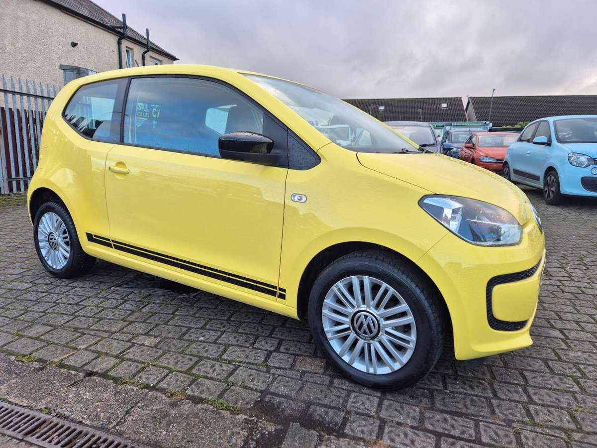 Check out this Volkswagen Up! 2016 Petrol Manual
