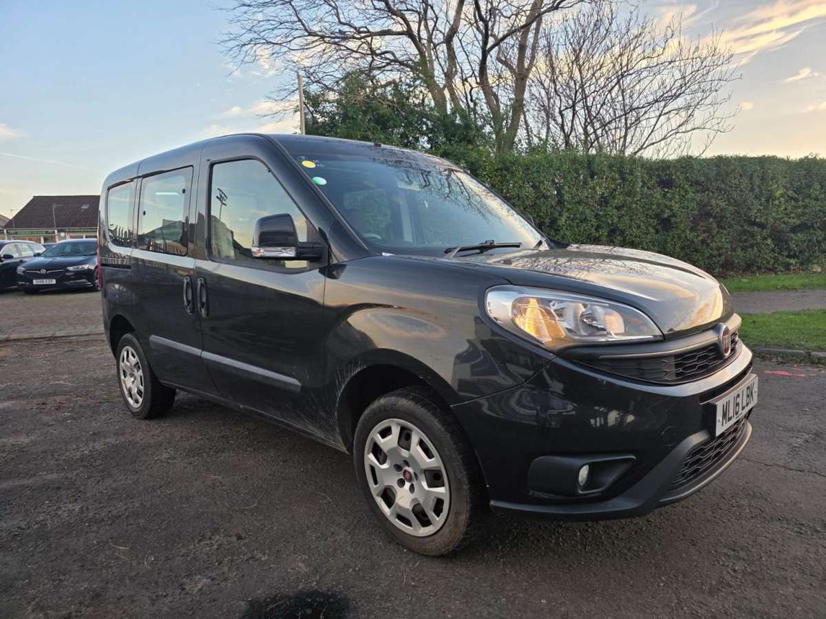 Check out this Fiat Doblo 2016 Petrol Manual