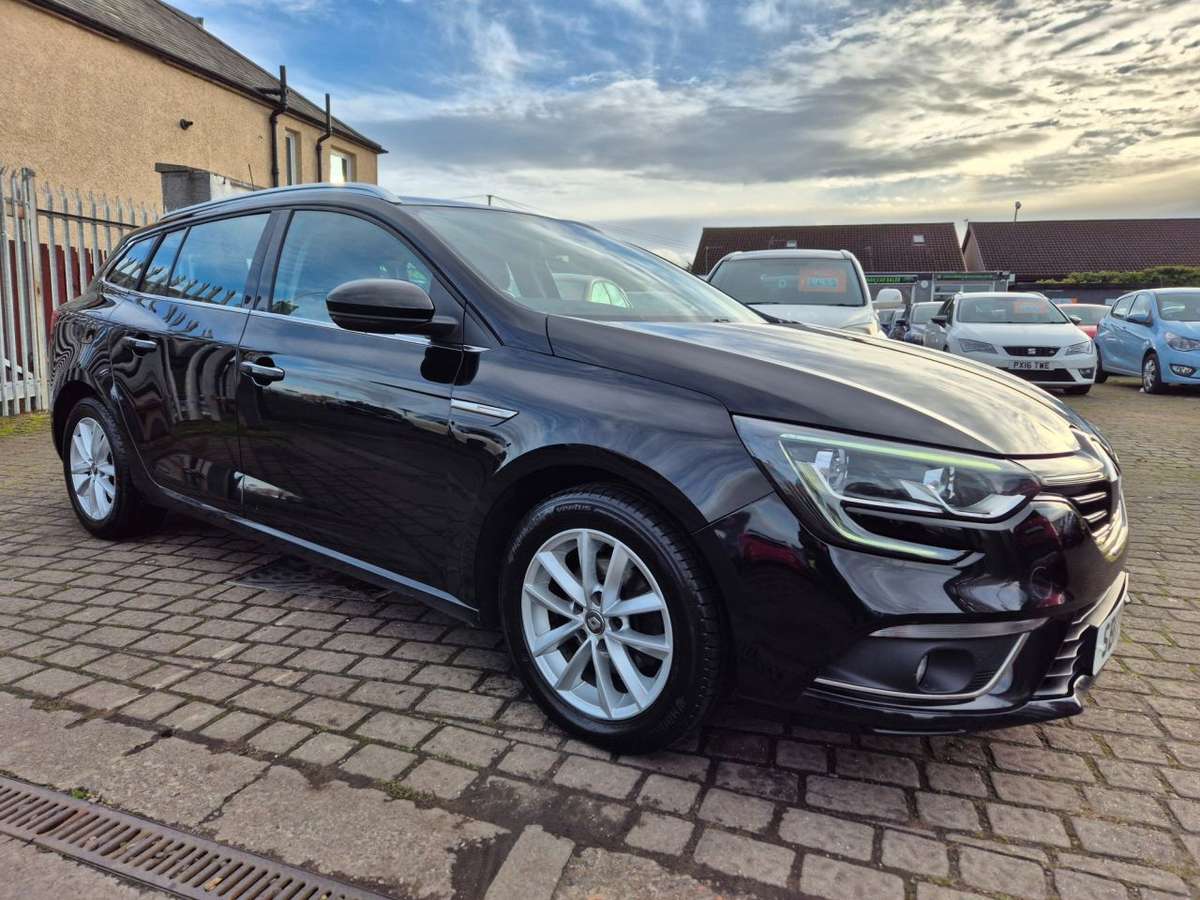 Check out this Renault Megane 2017 Diesel Manual