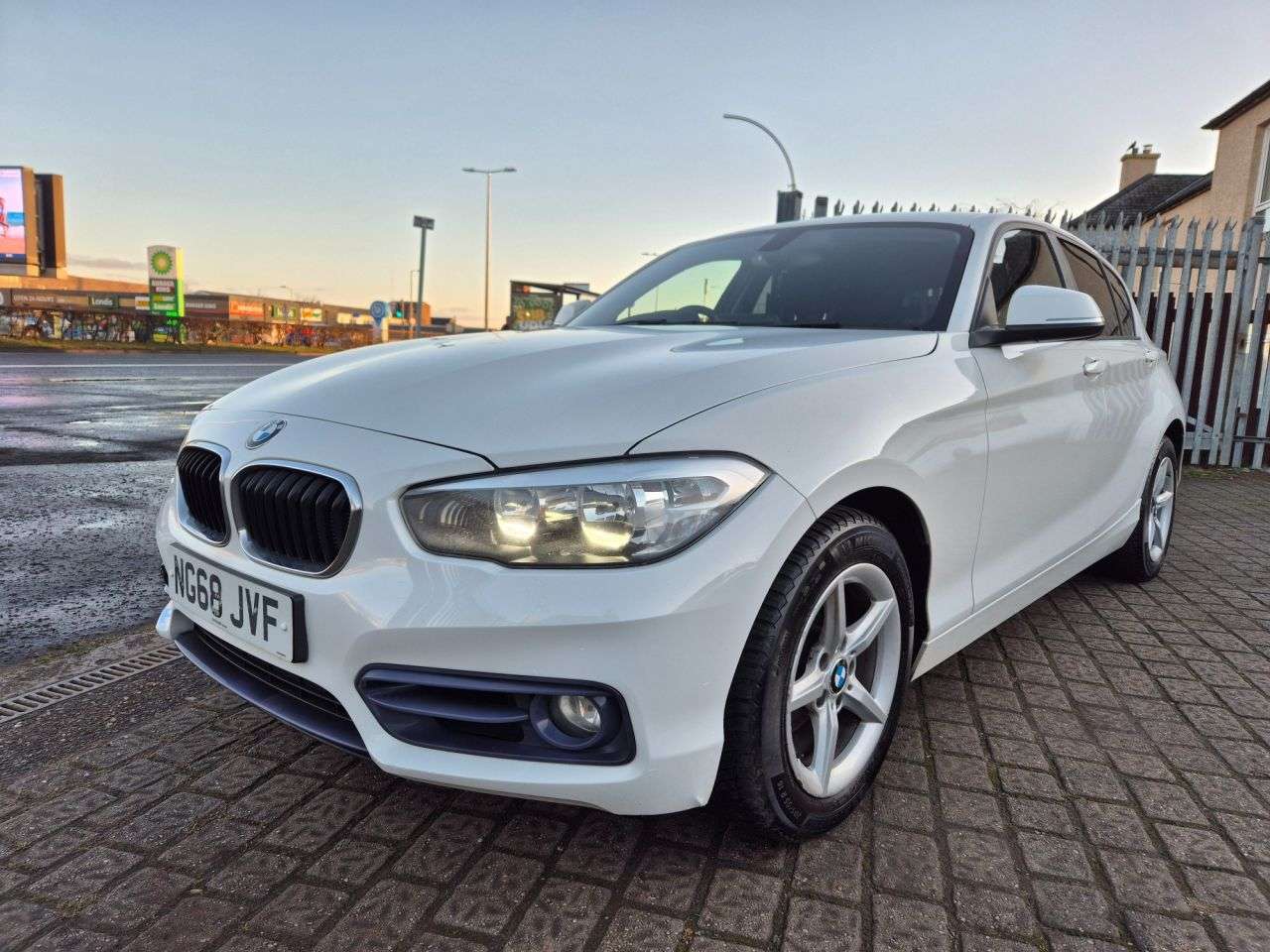 A 2019 BMW 1 SERIES 2.0 118d Sport Hatchback 5dr Diesel Manual Euro 6 (s/s) (150 ps) A 2019 BMW 1 SERIES 2.0 118d Sport Hatchback 5dr Diesel Manual Euro 6 (s/s) (150 ps)