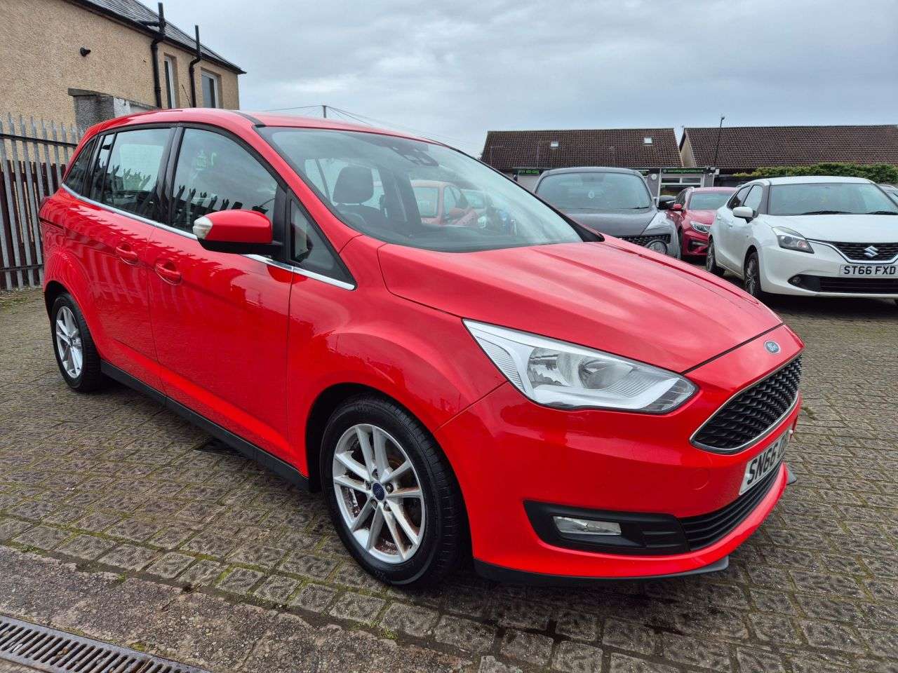 A 2016 FORD GRAND C-MAX 1.5 TDCi Zetec MPV 5dr Diesel Manual Euro 6 (s/s) (120 ps) A 2016 FORD GRAND C-MAX 1.5 TDCi Zetec MPV 5dr Diesel Manual Euro 6 (s/s) (120 ps)