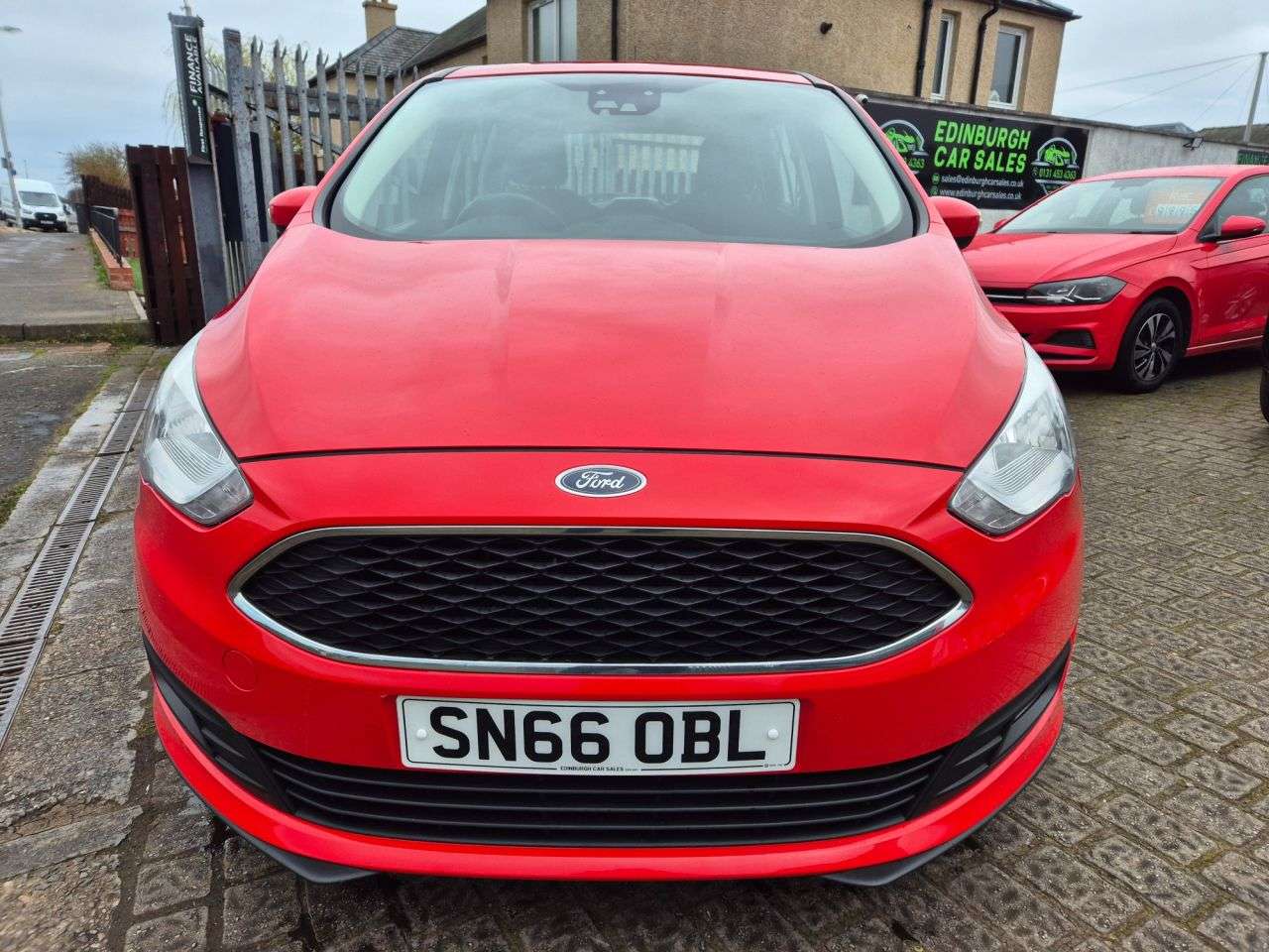 A 2016 FORD GRAND C-MAX 1.5 TDCi Zetec MPV 5dr Diesel Manual Euro 6 (s/s) (120 ps) A 2016 FORD GRAND C-MAX 1.5 TDCi Zetec MPV 5dr Diesel Manual Euro 6 (s/s) (120 ps)