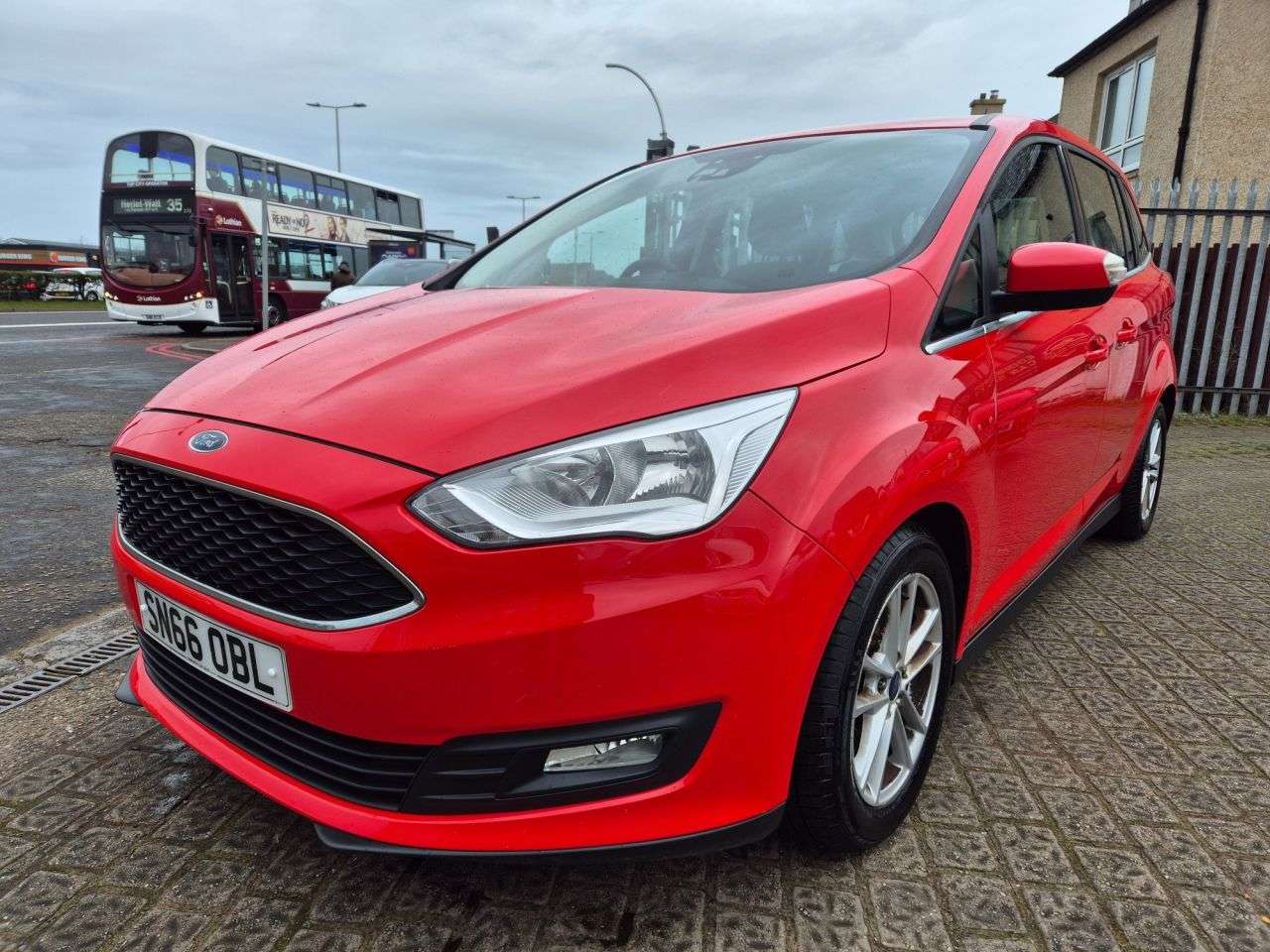 A 2016 FORD GRAND C-MAX 1.5 TDCi Zetec MPV 5dr Diesel Manual Euro 6 (s/s) (120 ps) A 2016 FORD GRAND C-MAX 1.5 TDCi Zetec MPV 5dr Diesel Manual Euro 6 (s/s) (120 ps)