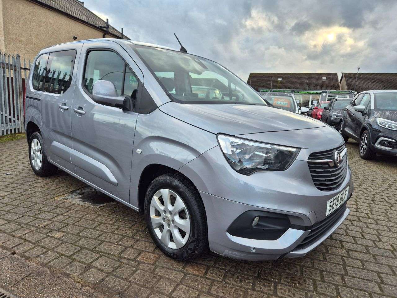 A 2019 VAUXHALL COMBO LIFE 1.5 Turbo D BlueInjection Energy MPV 5dr Diesel Manual Euro 6 (s/s) (7 Seat A 2019 VAUXHALL COMBO LIFE 1.5 Turbo D BlueInjection Energy MPV 5dr Diesel Manual Euro 6 (s/s) (7 Seat