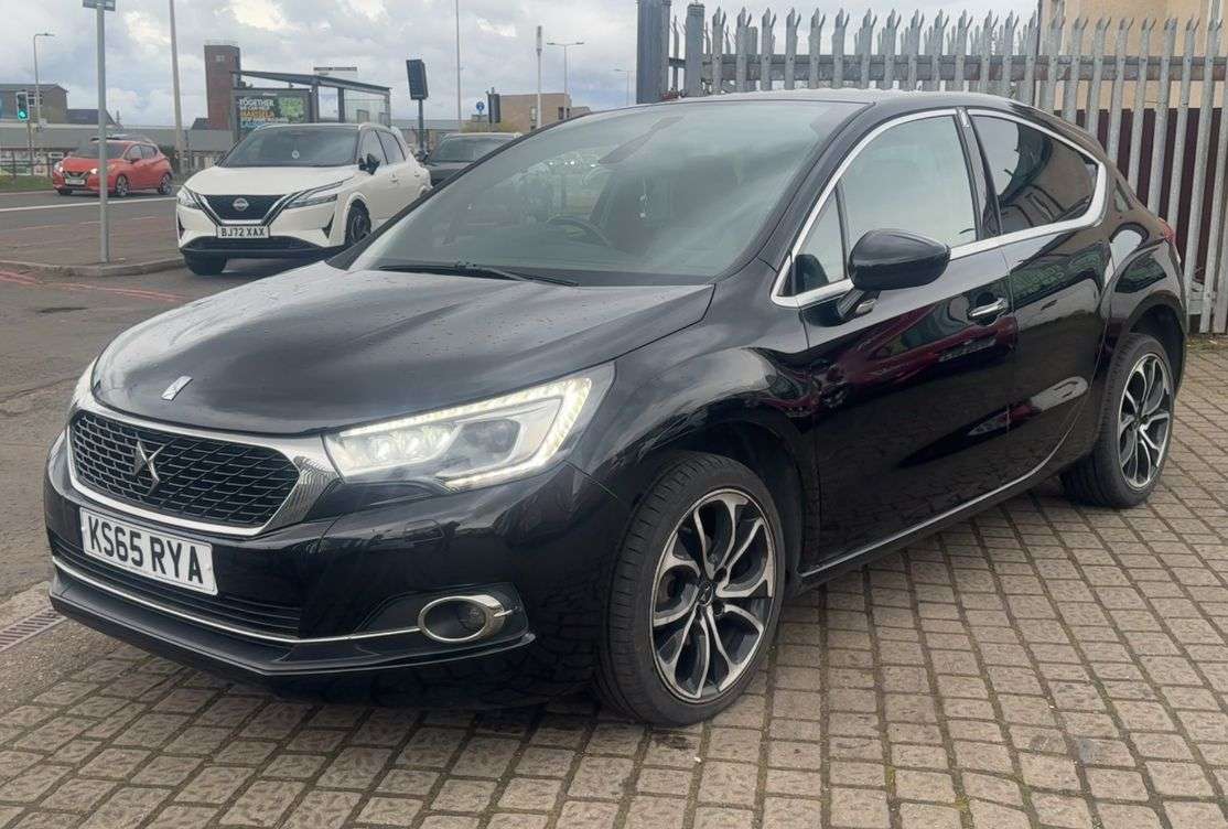 A 2015 DS AUTOMOBILES DS 4 1.6 BlueHDi Prestige Hatchback 5dr Diesel Manual Euro 6 (s/s) (120 ps) A 2015 DS AUTOMOBILES DS 4 1.6 BlueHDi Prestige Hatchback 5dr Diesel Manual Euro 6 (s/s) (120 ps)