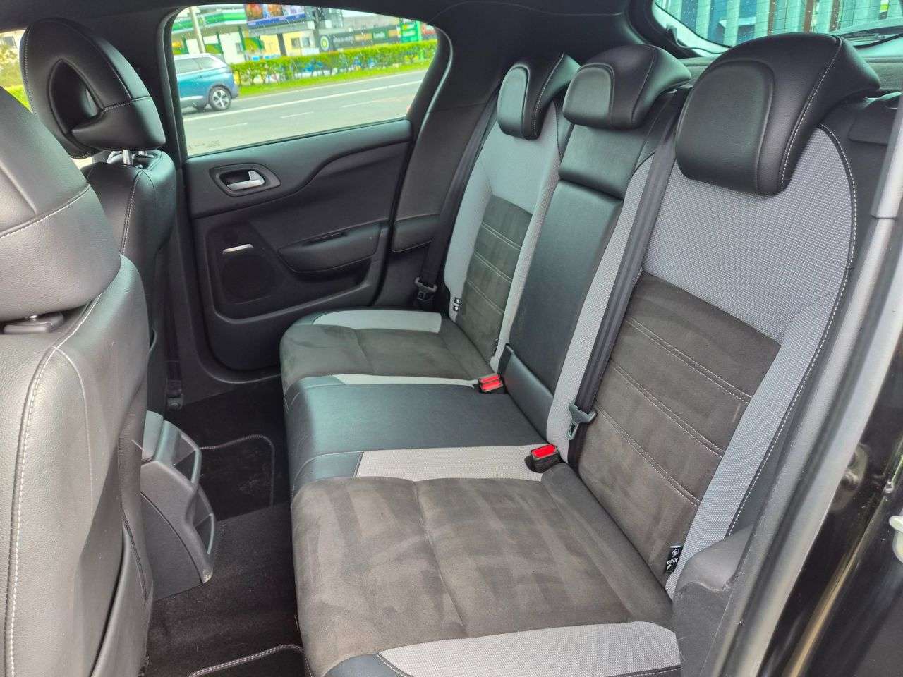 2015 DS AUTOMOBILES DS 4 2015 DS AUTOMOBILES DS 4