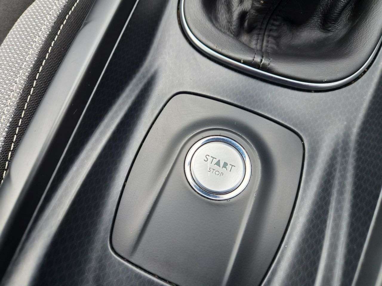 2015 DS AUTOMOBILES DS 4 2015 DS AUTOMOBILES DS 4
