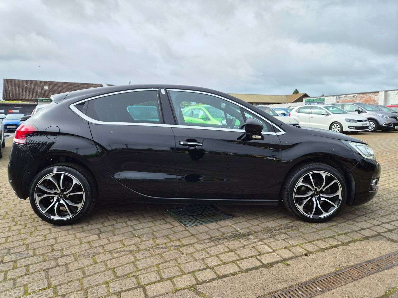 2015 DS AUTOMOBILES DS 4 2015 DS AUTOMOBILES DS 4