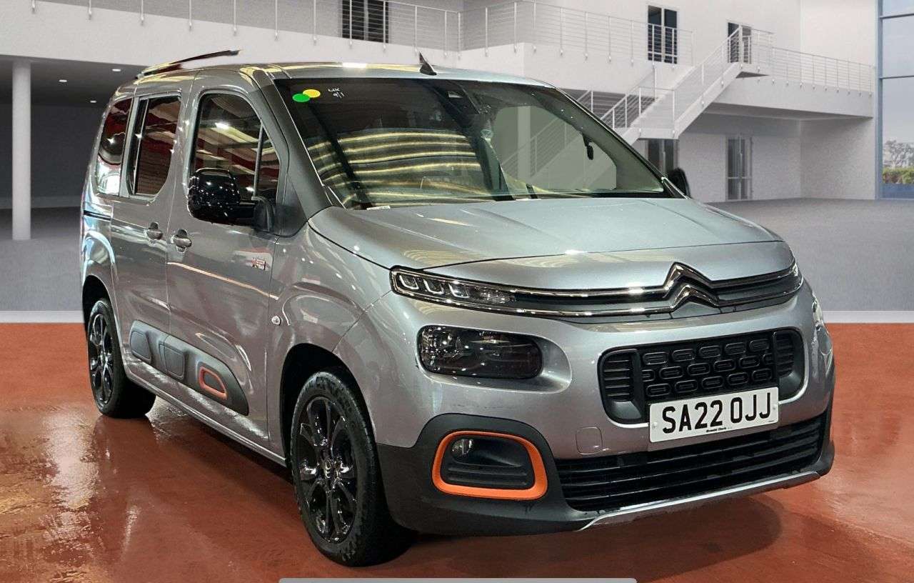A 2022 CITROEN BERLINGO 1.5 BlueHDi Flair XTR M MPV 5dr Diesel Manual Euro 6 (s/s) (130 ps) A 2022 CITROEN BERLINGO 1.5 BlueHDi Flair XTR M MPV 5dr Diesel Manual Euro 6 (s/s) (130 ps)
