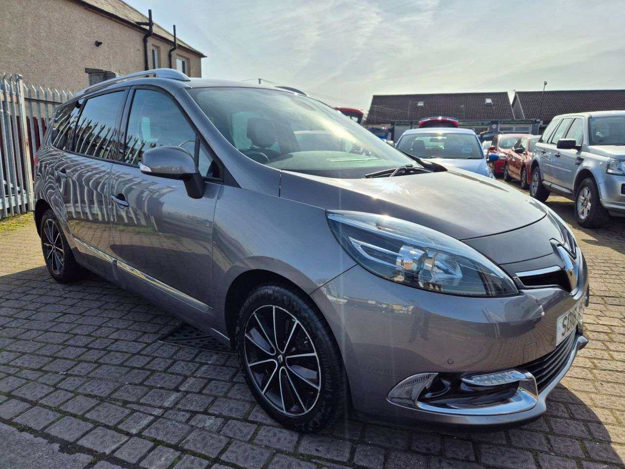 A 2016 RENAULT GRAND SCENIC 1.5 dCi Dynamique Nav MPV 5dr Diesel Manual Euro 6 (s/s) (110 ps) A 2016 RENAULT GRAND SCENIC 1.5 dCi Dynamique Nav MPV 5dr Diesel Manual Euro 6 (s/s) (110 ps)