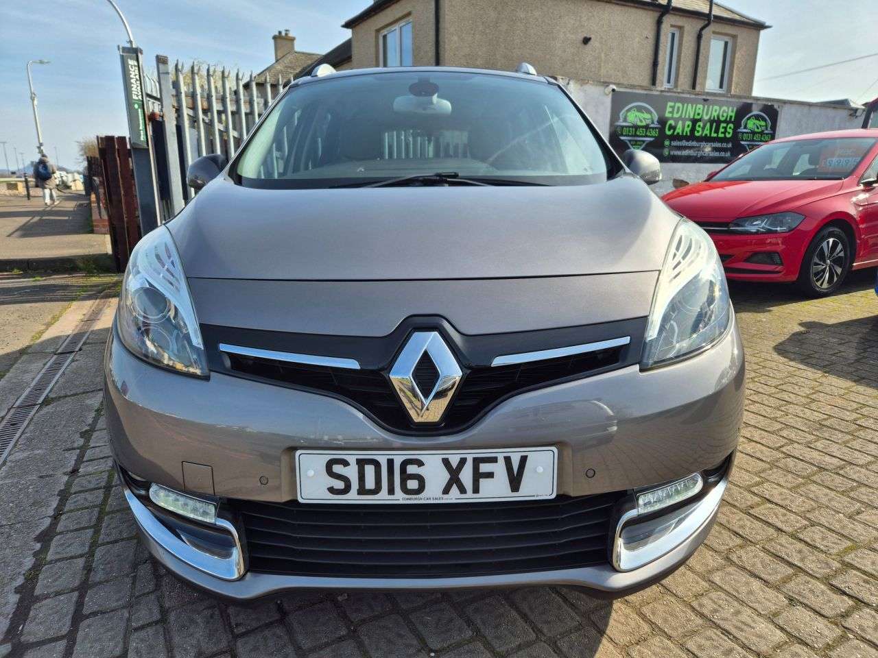 A 2016 RENAULT GRAND SCENIC 1.5 dCi Dynamique Nav MPV 5dr Diesel Manual Euro 6 (s/s) (110 ps) A 2016 RENAULT GRAND SCENIC 1.5 dCi Dynamique Nav MPV 5dr Diesel Manual Euro 6 (s/s) (110 ps)