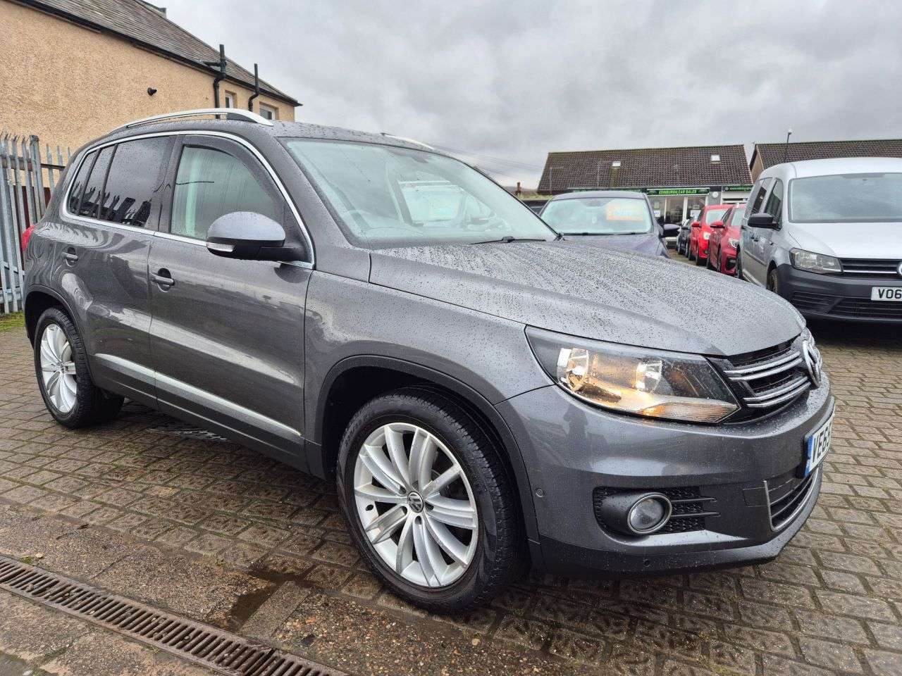 A 2015 VOLKSWAGEN TIGUAN 2.0 TDI BlueMotion Tech Match Edition SUV 5dr Diesel Manual 2WD Euro 6 (s/s A 2015 VOLKSWAGEN TIGUAN 2.0 TDI BlueMotion Tech Match Edition SUV 5dr Diesel Manual 2WD Euro 6 (s/s