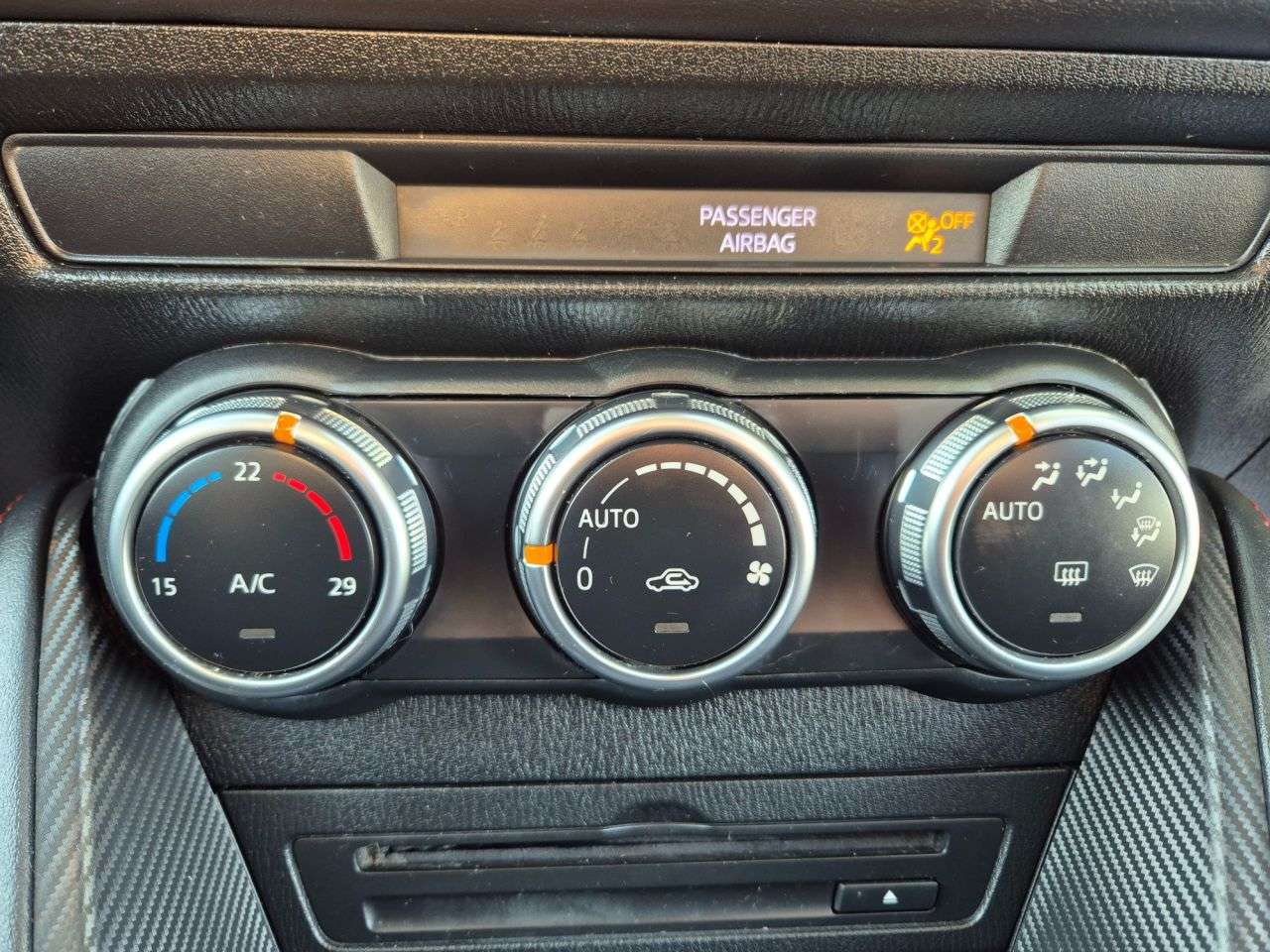 2015 MAZDA MAZDA2 2015 MAZDA MAZDA2