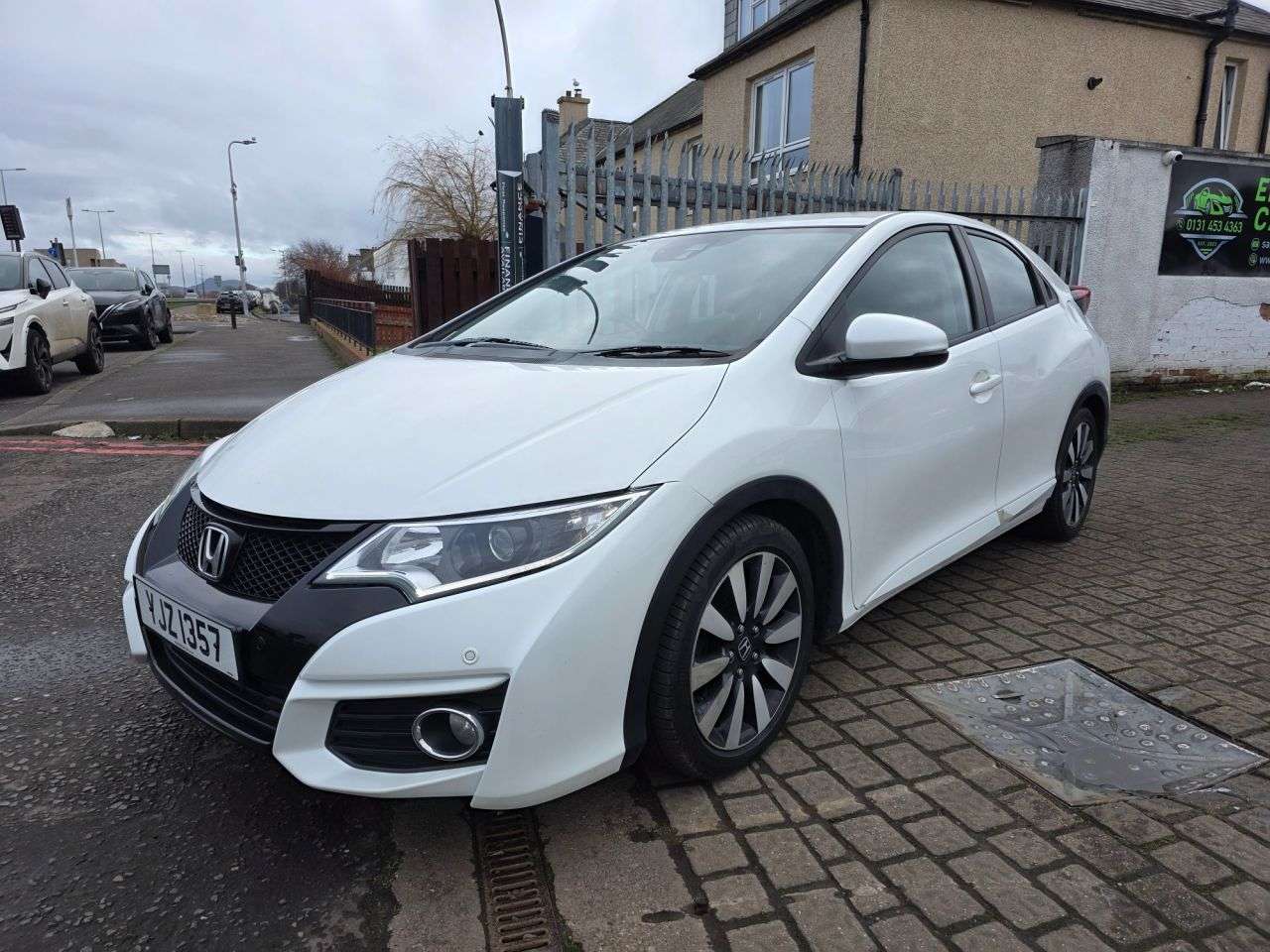 A 2016 HONDA CIVIC 1.8 i-VTEC SE Plus Hatchback 5dr Petrol Manual Euro 6 (s/s) (142 ps) A 2016 HONDA CIVIC 1.8 i-VTEC SE Plus Hatchback 5dr Petrol Manual Euro 6 (s/s) (142 ps)