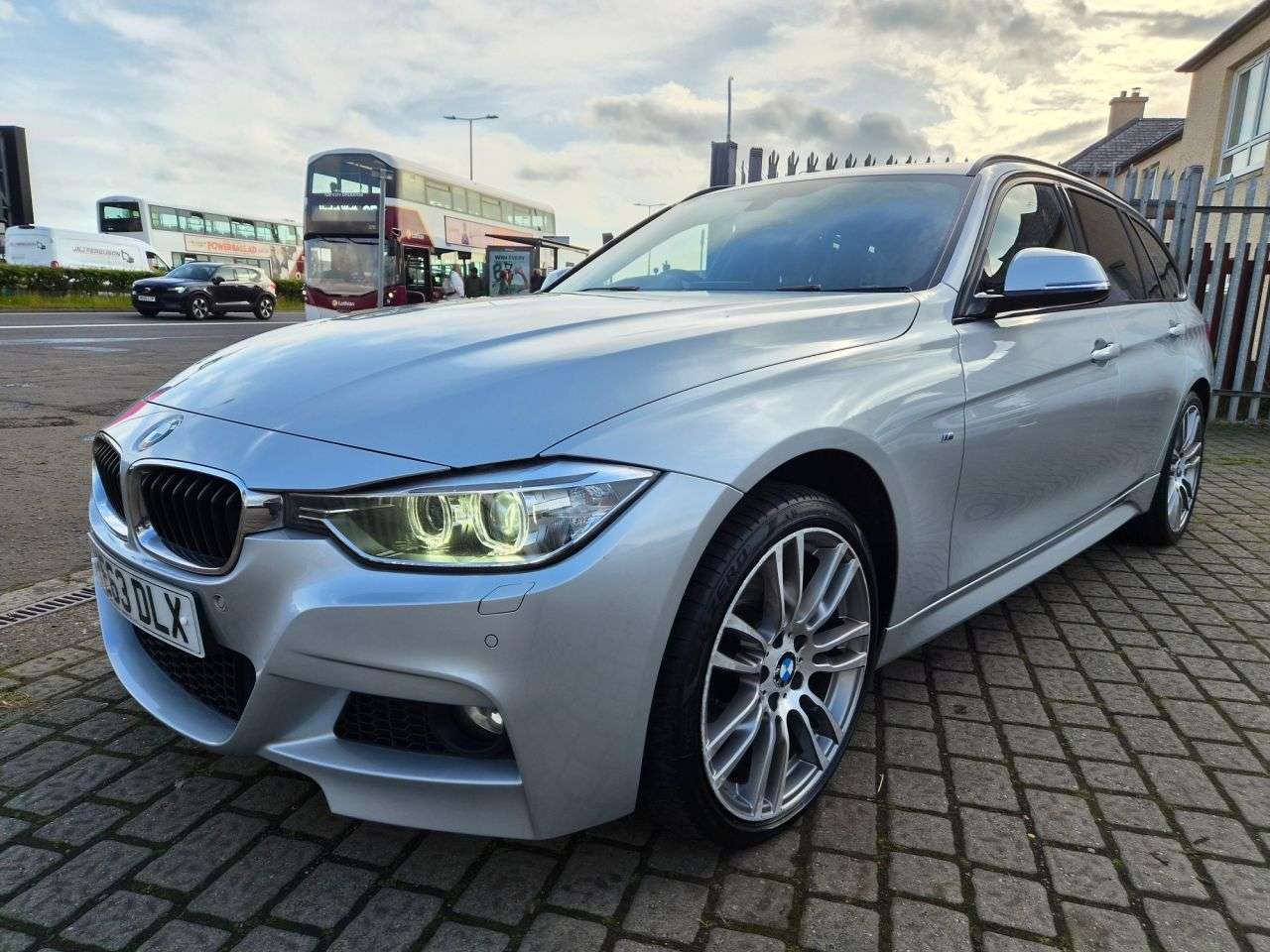 A 2013 BMW 3 SERIES 2.0 320d M Sport Touring 5dr Diesel Manual xDrive Euro 5 (s/s) (184 ps) A 2013 BMW 3 SERIES 2.0 320d M Sport Touring 5dr Diesel Manual xDrive Euro 5 (s/s) (184 ps)